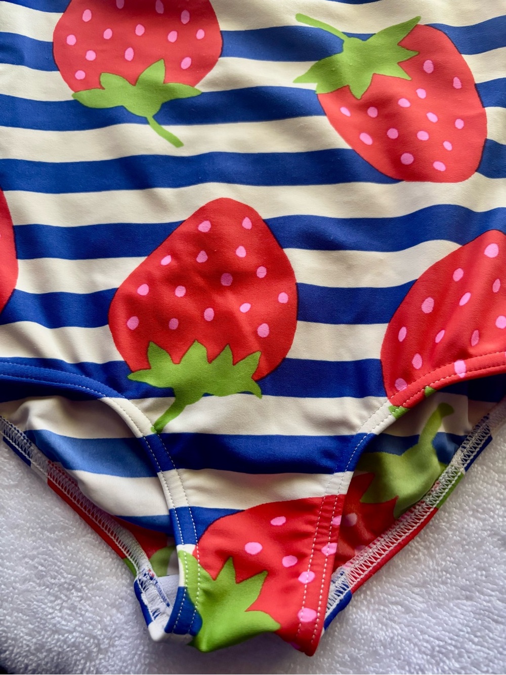 Mini Boden Strawberry One-Piece Swimsuit Size 110 (4-5 Years) - Picture 3 of 8